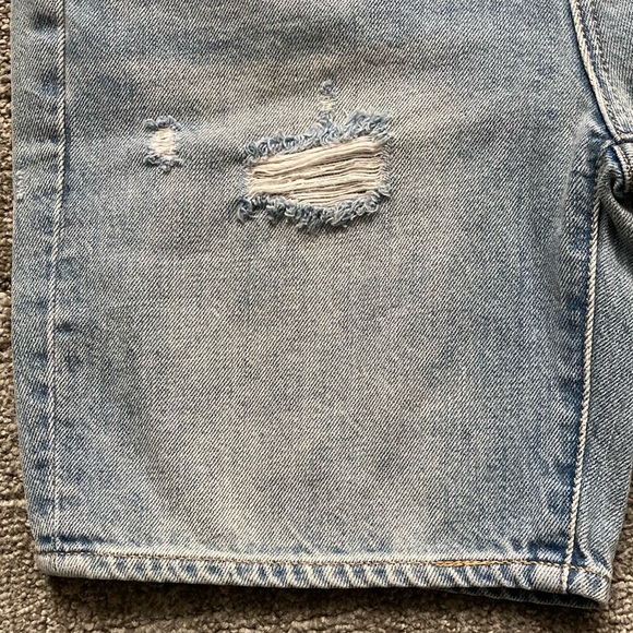 GAP Washwell High Rise 7" Denim Shorts Distressed - Picture 10 of 12